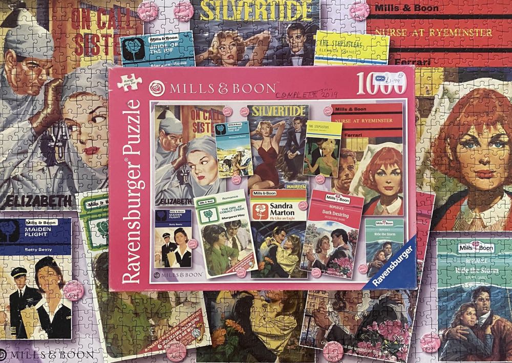 Mills & Boon - Ravensburger puzzle collectible [Barcode 4005556157785] - Main Image 4