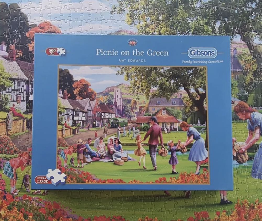 Picnic On The Green (📫Saskia Betaald 12-02-2026) - Gibsons puzzle collectible [Barcode 5012269035179] - Main Image 4