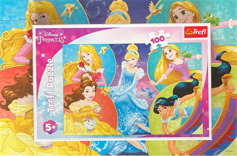 Meet Sweet Princesses🟦 - Trefl puzzle collectible [Barcode 5900511164190] - Main Image 4