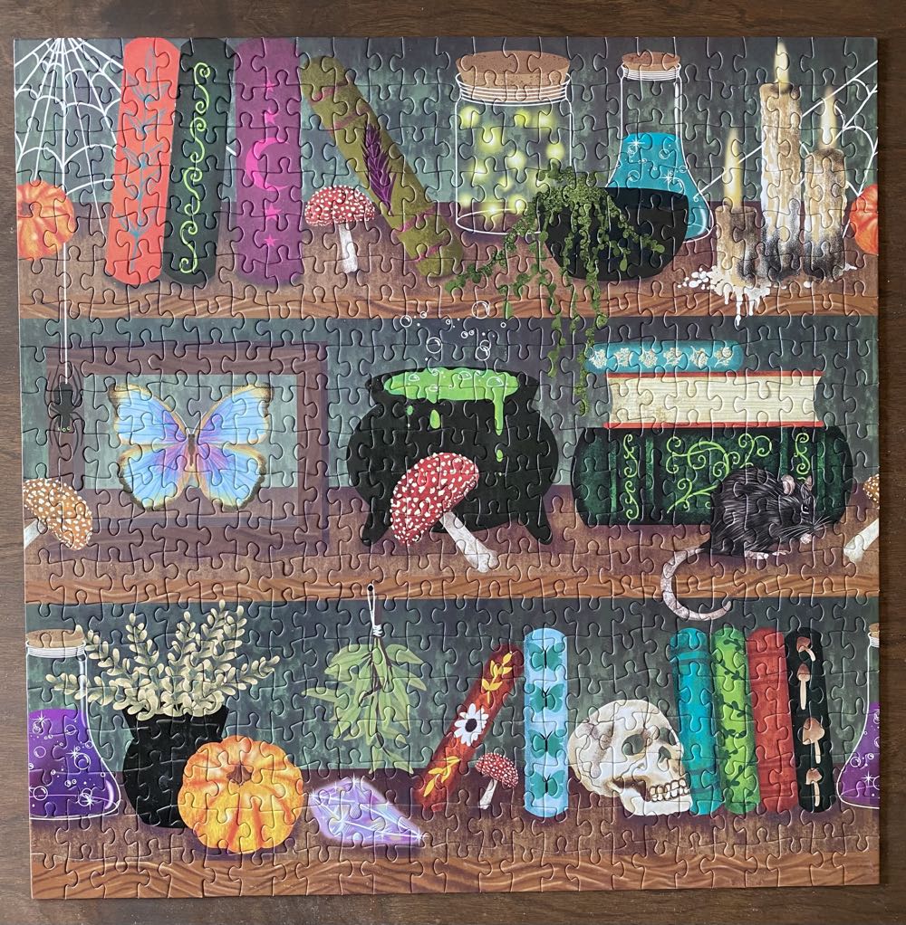 Spooky Shelf - Galison puzzle collectible [Barcode 9780735380486] - Main Image 2