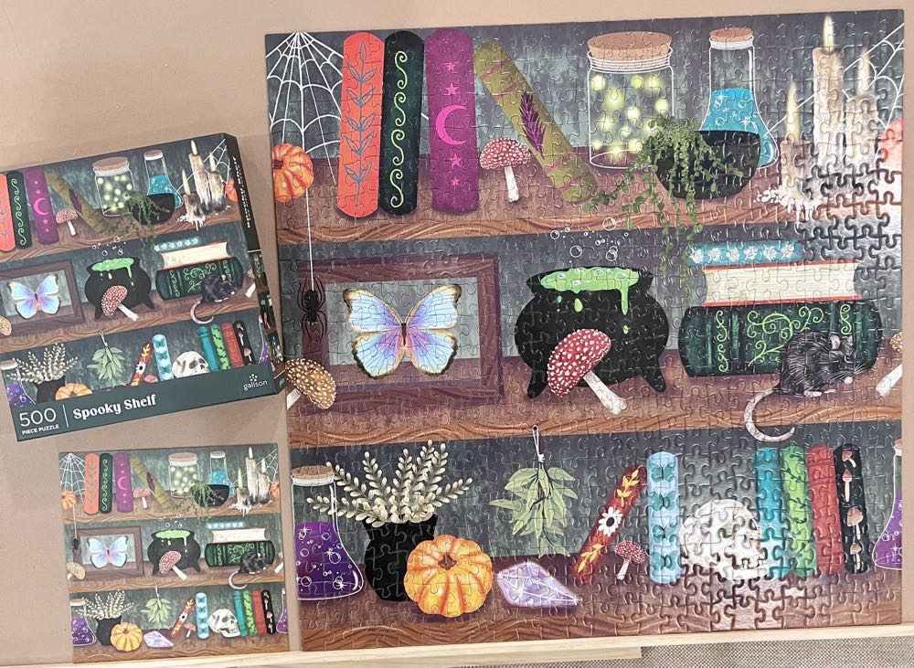 Spooky Shelf - Galison puzzle collectible [Barcode 9780735380486] - Main Image 3