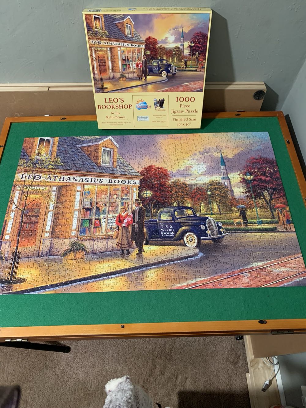 Leo’s Bookshop - SunsOut puzzle collectible [Barcode 796780447325] - Main Image 2