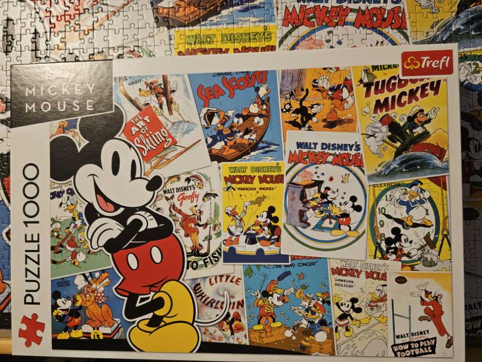 Disney Mickey World (SOLD) - Trefl puzzle collectible [Barcode 5900511107418] - Main Image 2