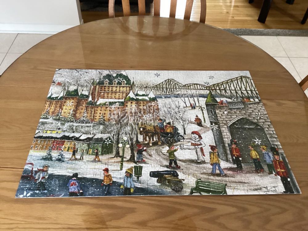 Quebec Carnival - Trefl puzzle collectible [Barcode 061152127946] - Main Image 2