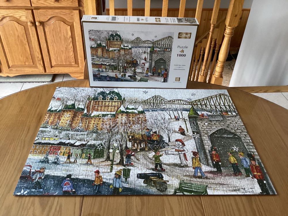 Quebec Carnival - Trefl puzzle collectible [Barcode 061152127946] - Main Image 3