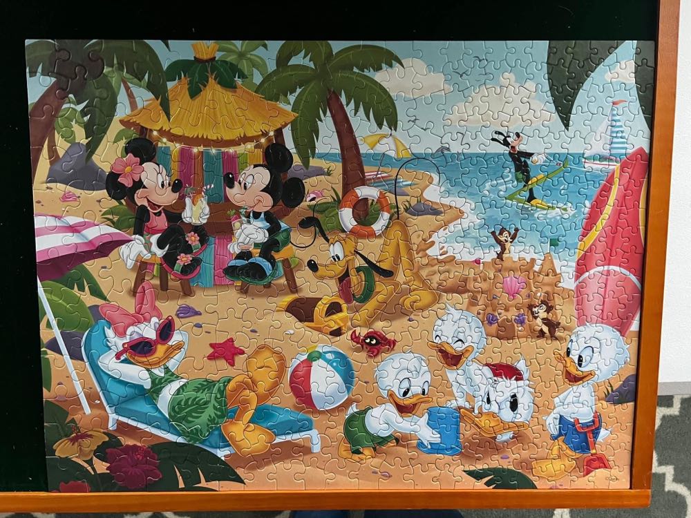 Disney Together Time - Mickey Beach - Ceaco puzzle collectible [Barcode 0021081232463] - Main Image 2