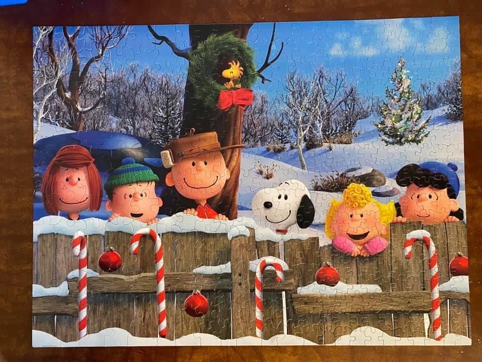 Peanuts Holiday - Ceaco puzzle collectible - Main Image 2