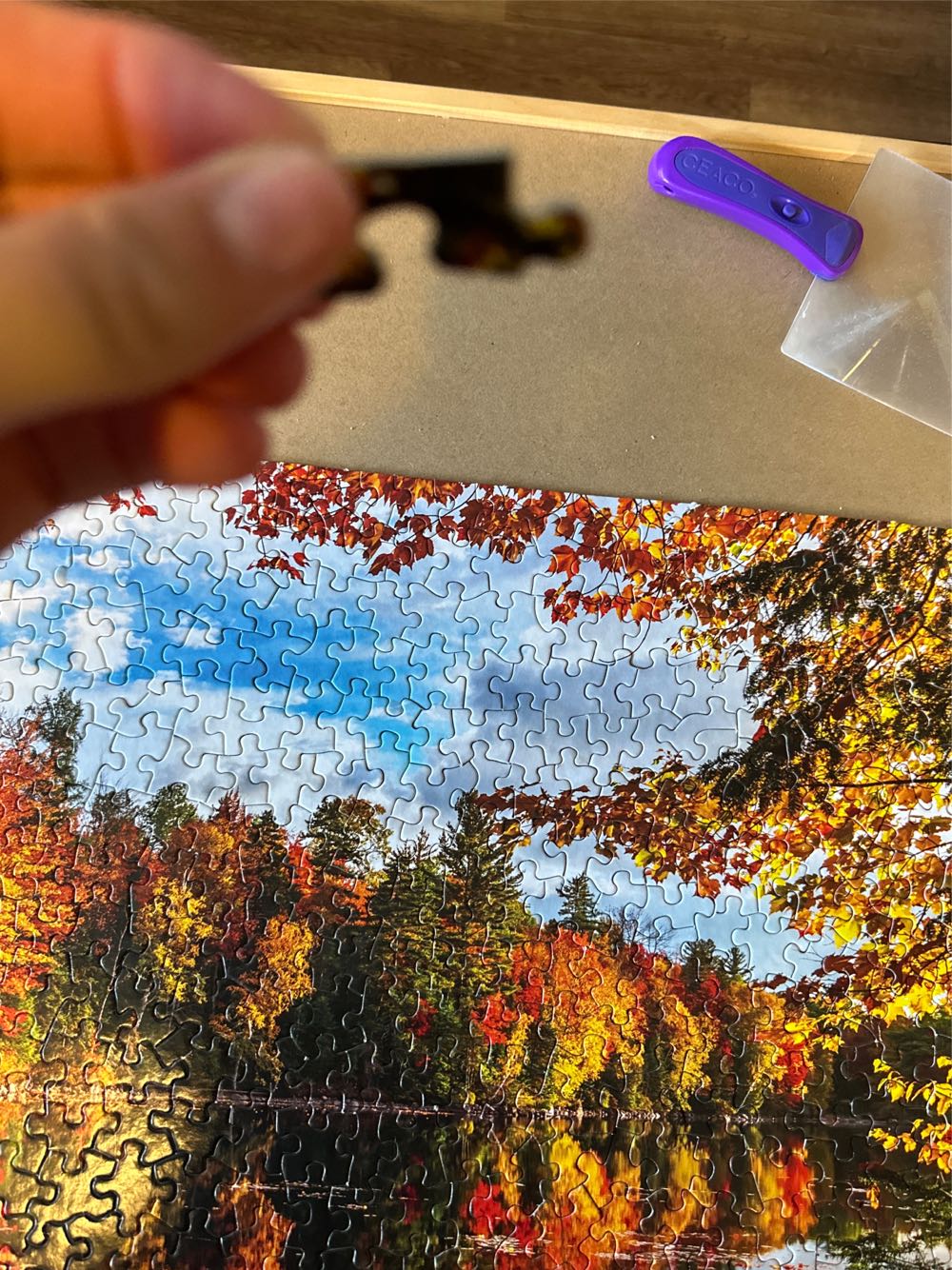 Springbok Autumn Lake 500 Piece Jigsaw Puzzle For Adults Made In Usa  puzzle collectible [Barcode 091683016761] - Main Image 3