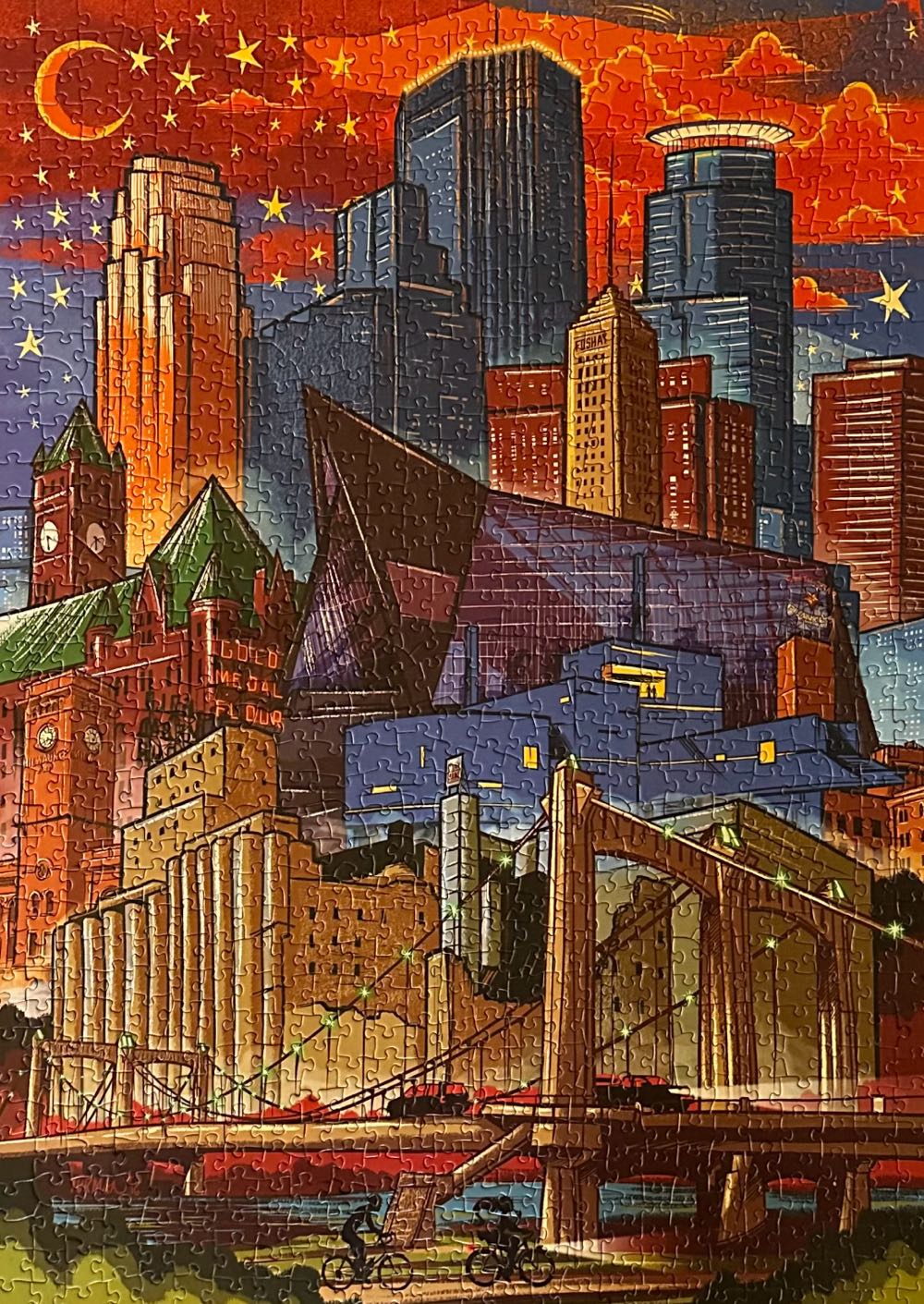 Moon Over Minneapolis - Puzzle Twist puzzle collectible [Barcode 614399101271] - Main Image 2