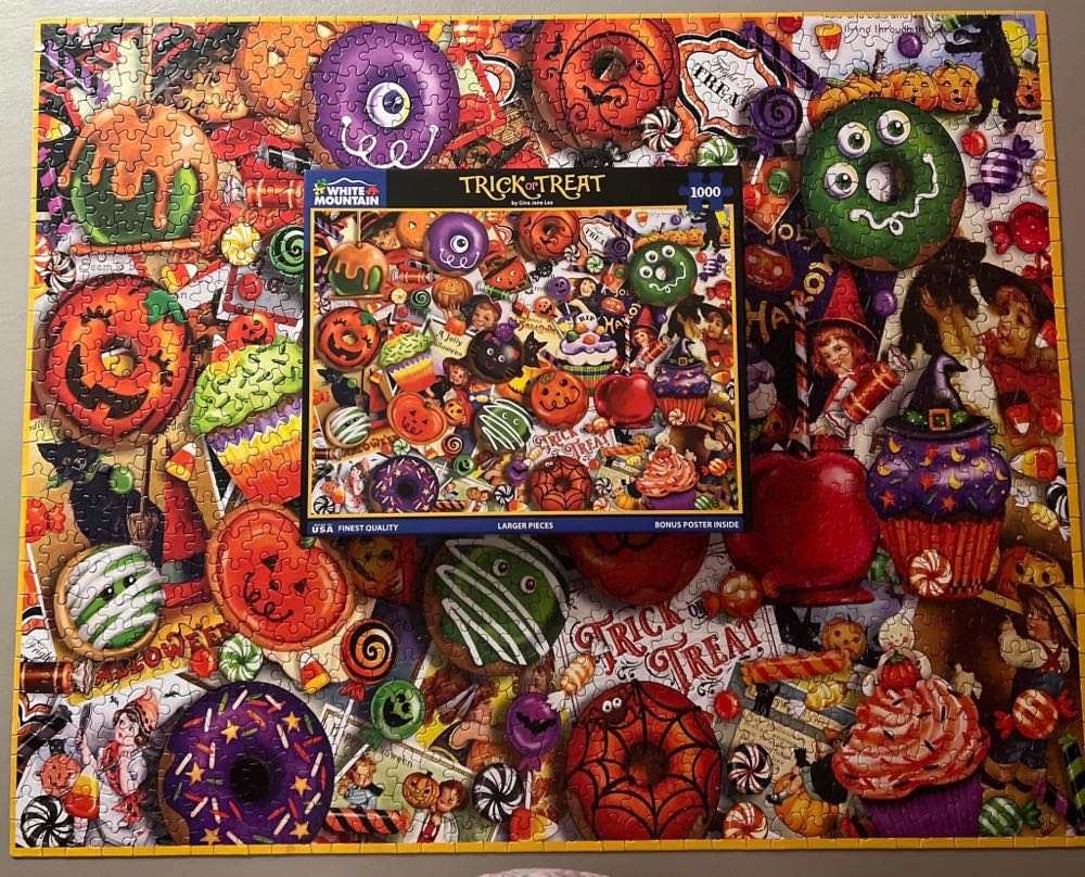 Trick Or Treat - White Mountain puzzle collectible [Barcode 724819264896] - Main Image 3
