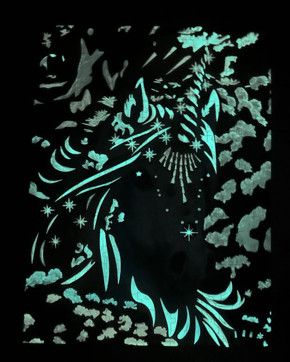 Her Majesty’s Jewels - MasterPieces puzzle collectible [Barcode 705988320231] - Main Image 4