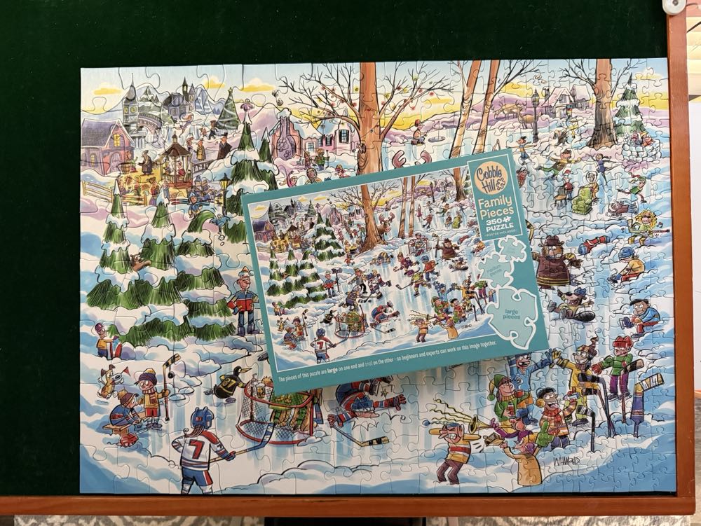 Hockey Town - Cobble Hill puzzle collectible [Barcode 625012470322] - Main Image 3