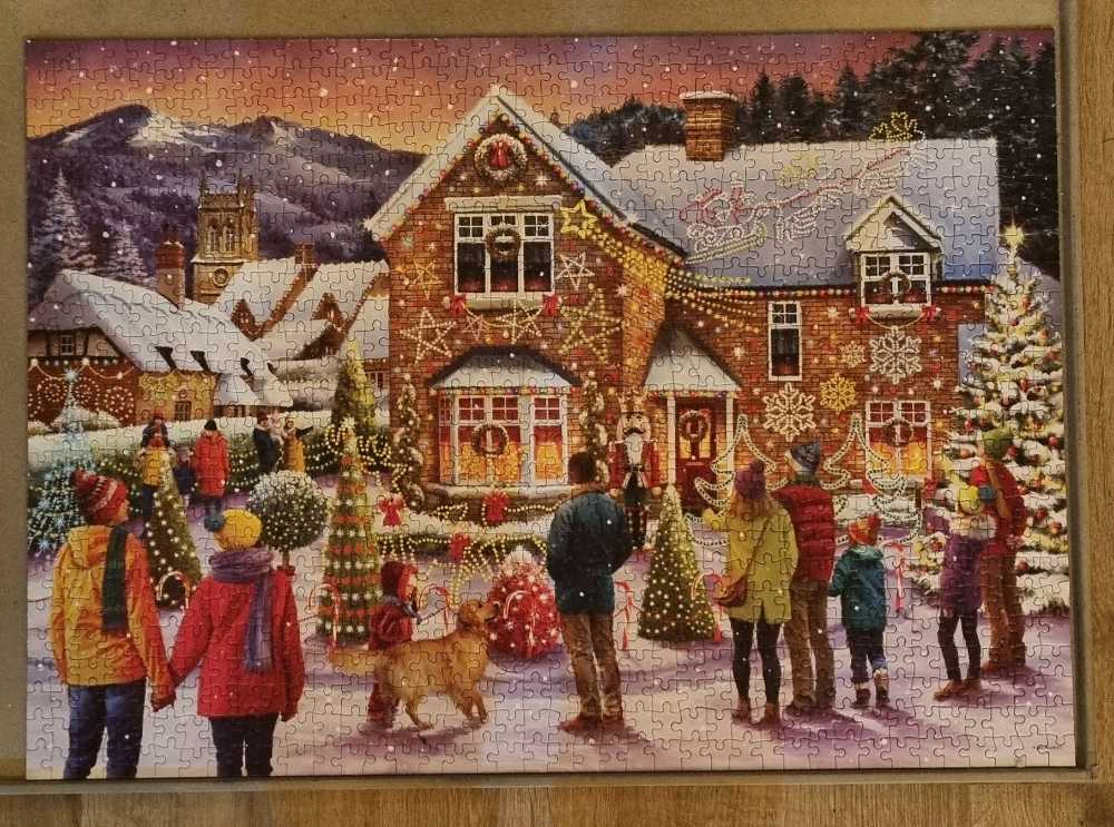 Dressed Up For Christmas  - Gibsons puzzle collectible [Barcode 5012269063738] - Main Image 4