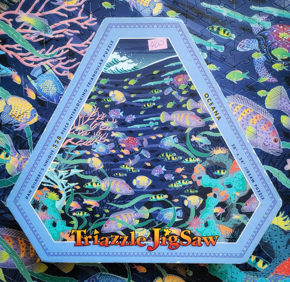 Oceana - Triazzle by DaMert puzzle collectible [Barcode 051168074129] - Main Image 2