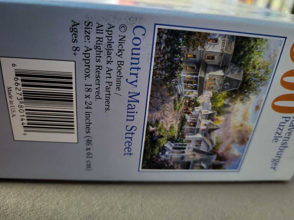 Country Main Street - Ravensburger puzzle collectible [Barcode 666273801449] - Main Image 3