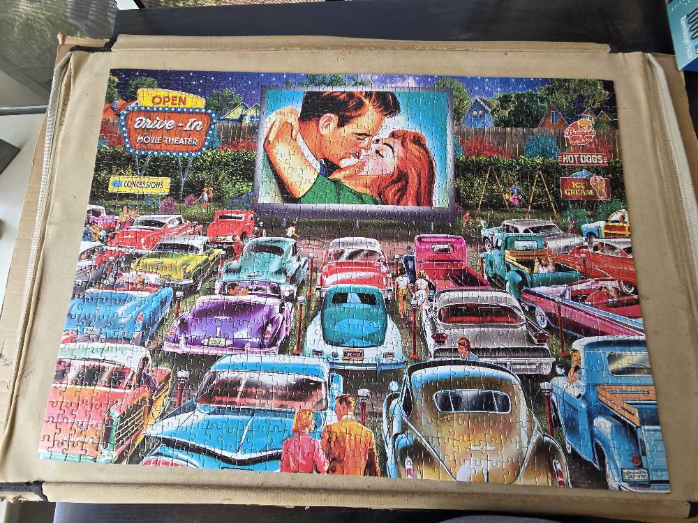 Drive-in Date Night - RoseArt puzzle collectible [Barcode 4895145433136] - Main Image 2