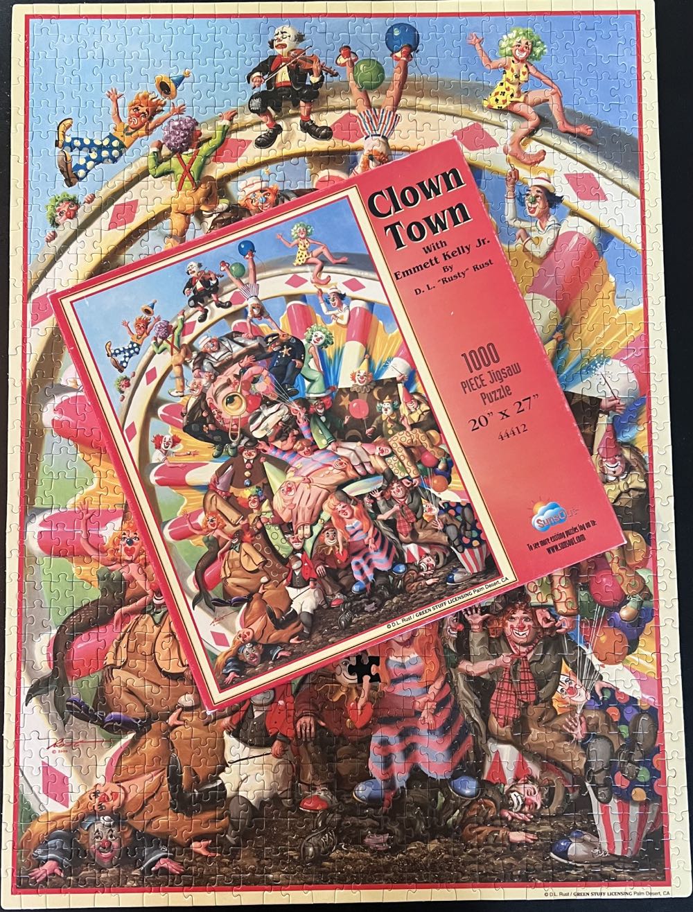 Clown Town - 473, 9/18/23-SOLD - SunsOut puzzle collectible [Barcode 796780444126] - Main Image 4