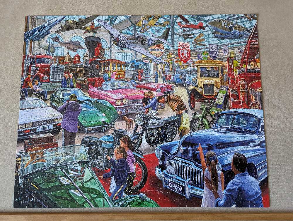 Visiting the Museum - White Mountain puzzle collectible [Barcode 724819265558] - Main Image 4