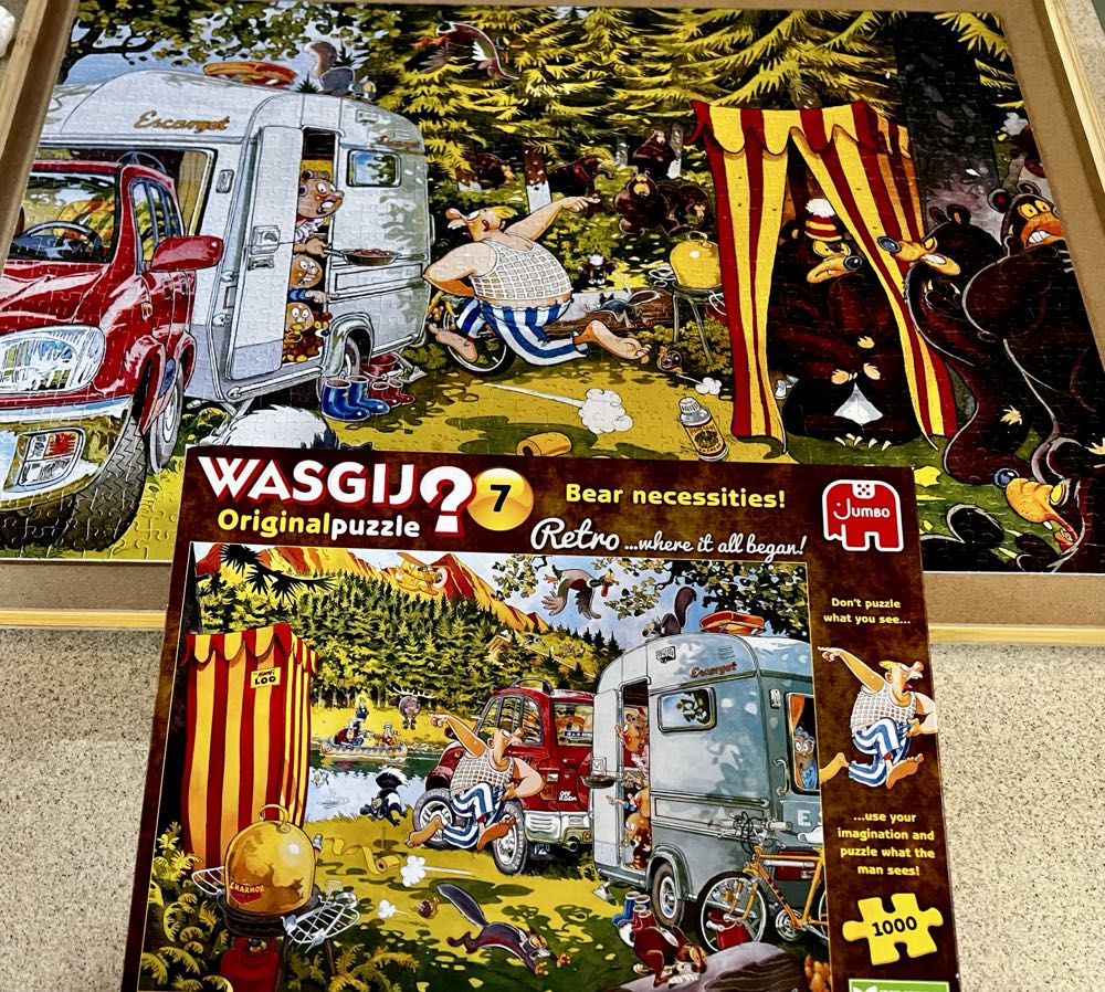 Original 7: Bear Necessities (Retro) - Wasgij puzzle collectible [Barcode 8710126000168] - Main Image 3