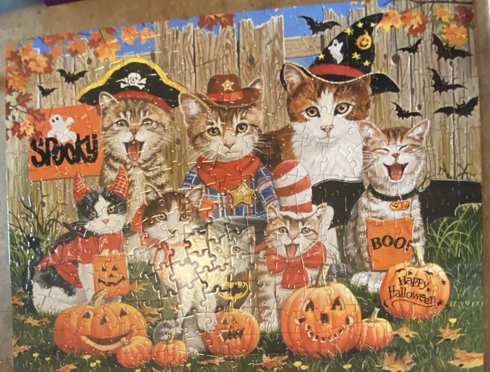HALLOWEEN PRANKSTERS - Bits & Pieces puzzle collectible [Barcode 192949079640] - Main Image 3