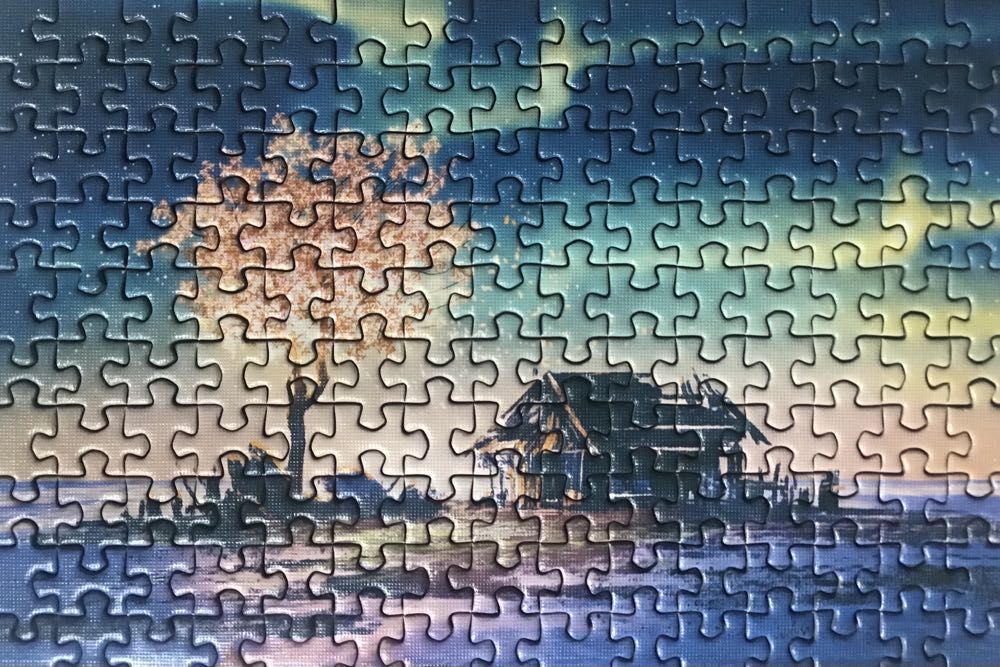 Cherry Blossom at the Northern Lights - House Entertainment Toys puzzle collectible [Barcode 6947632635894] - Main Image 3