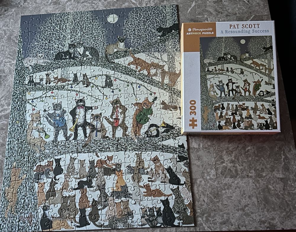 A Resounding Success - Pomegranate puzzle collectible [Barcode 9780764981630] - Main Image 2