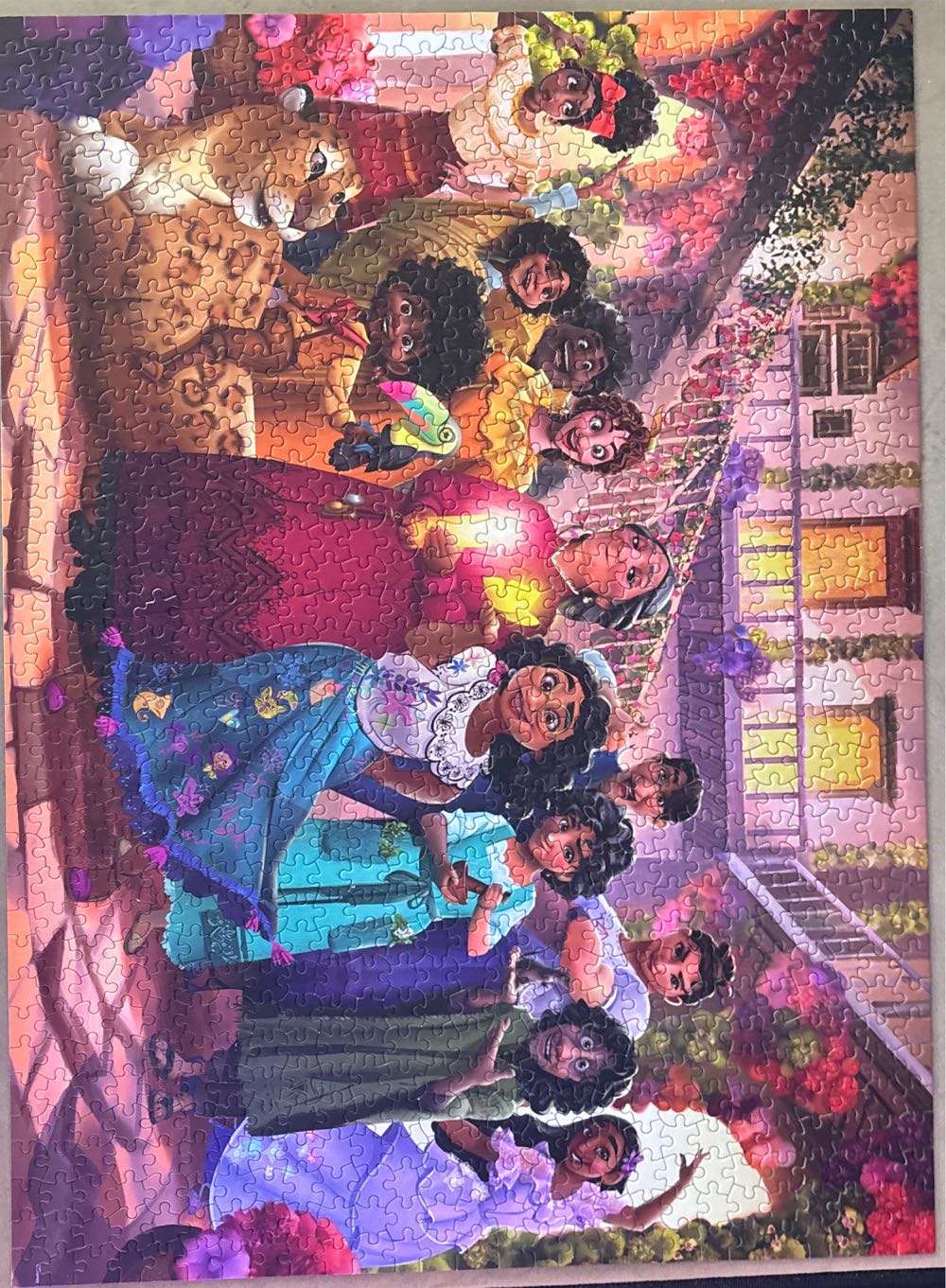 Encanto Family - Ceaco puzzle collectible [Barcode 021081333528] - Main Image 2