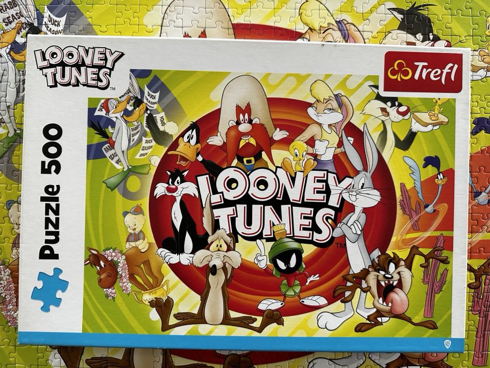 Looney Tunes - Trefl puzzle collectible [Barcode 5900511374360] - Main Image 3