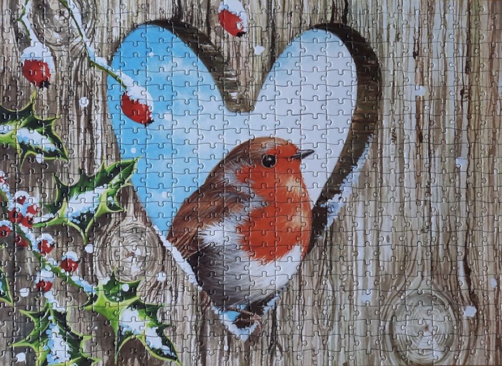 Christmas Robin🐦 - WHSMITH puzzle collectible [Barcode 37249984] - Main Image 3