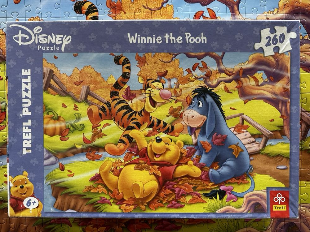 Winnie the Pooh - Trefl puzzle collectible [Barcode 27018866] - Main Image 4