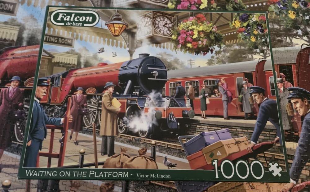 Whitby Harbour North Yorkshire - Falcon de luxe puzzle collectible [Barcode 8710126111420] - Main Image 4