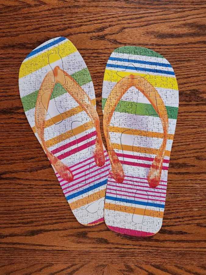 Flip Flops - Paper House puzzle collectible [Barcode 767636580084] - Main Image 2