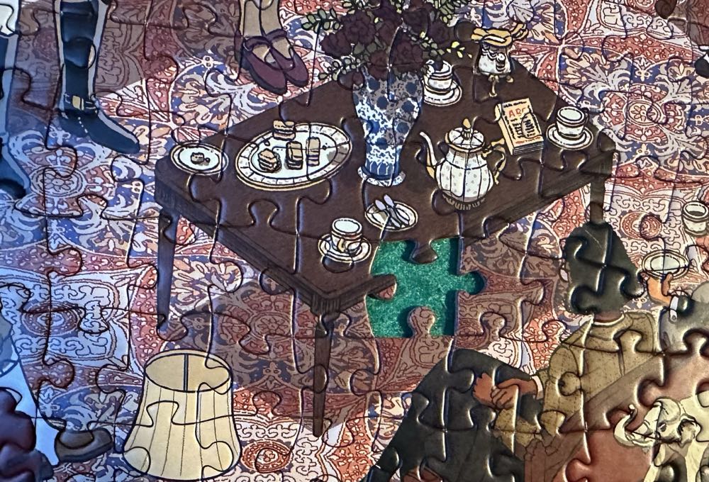 The World Of Hercule Poirot - Laurence King puzzle collectible [Barcode 9781399608671] - Main Image 3