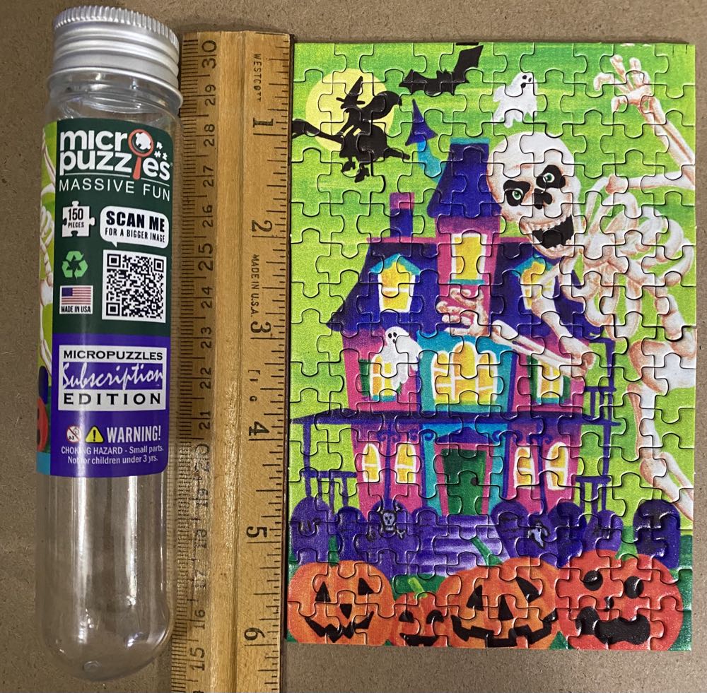 Grin & Bones - Micro Puzzles puzzle collectible - Main Image 3