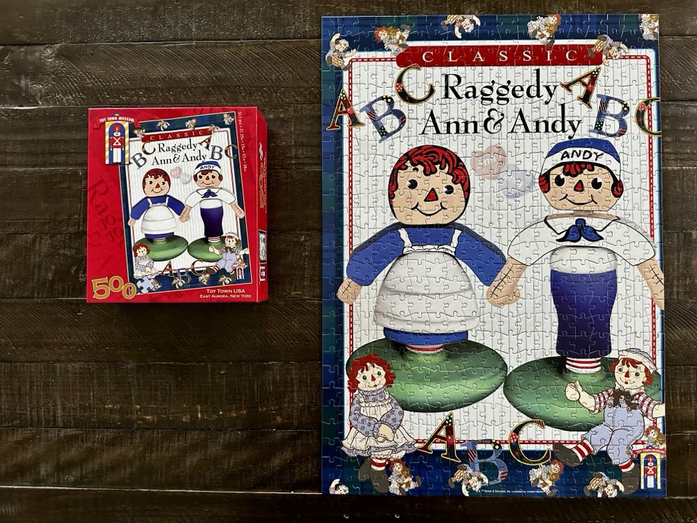 Classic Raggedy Ann & Andy - Toy Town puzzle collectible [Barcode 079346970025] - Main Image 3