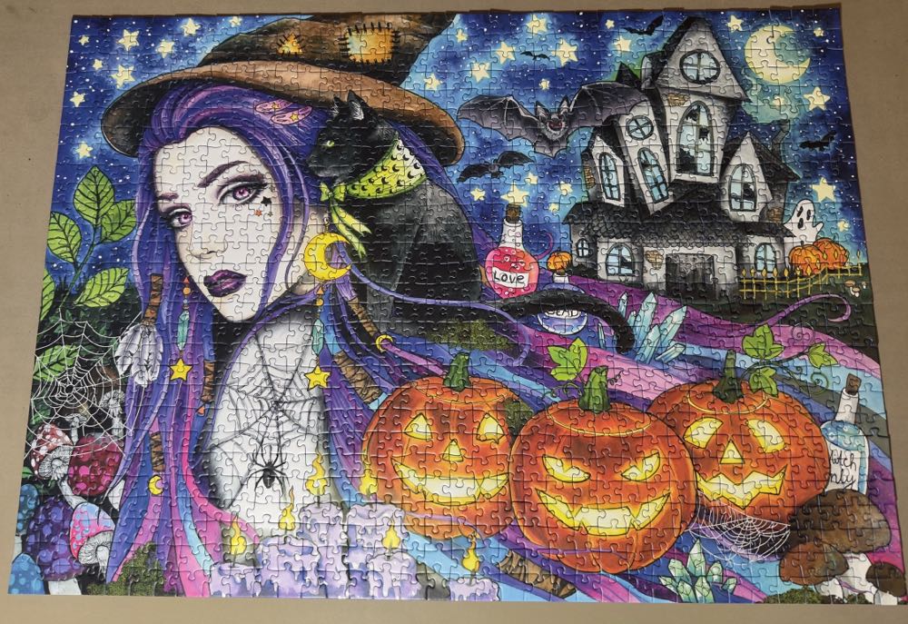 Halloween Magic - Ravensbuger puzzle collectible - Main Image 2