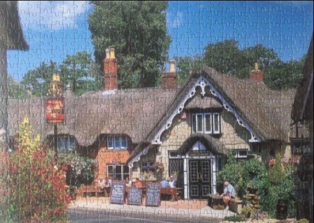 Ye Olde Inns The Crab 🟦 - Falcon de luxe puzzle collectible [Barcode 5011145038822] - Main Image 3