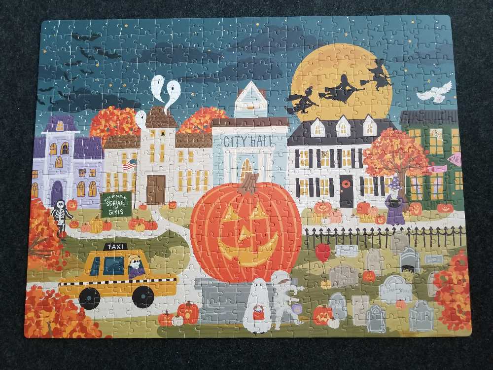 Haunted Nights And Ghostly Lights - Pippi Post puzzle collectible - Main Image 3