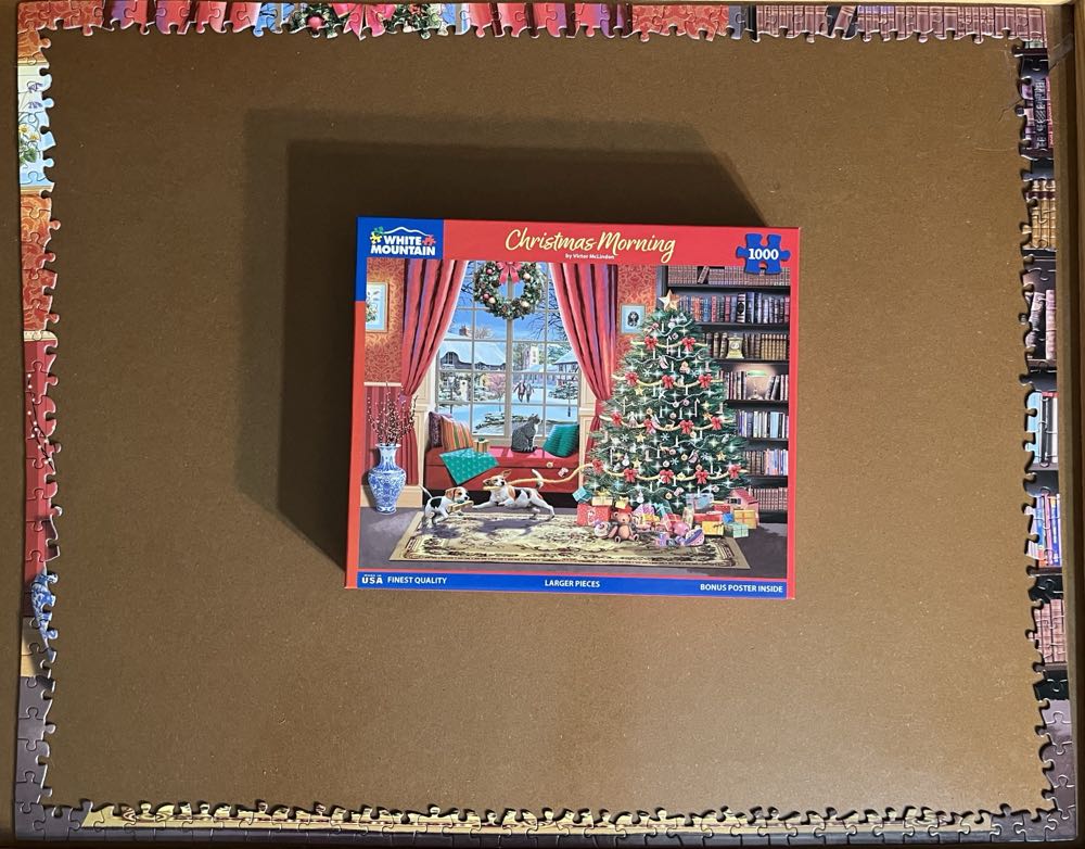 Christmas Morning - White Mountain Puzzles puzzle collectible [Barcode 724819267132] - Main Image 4
