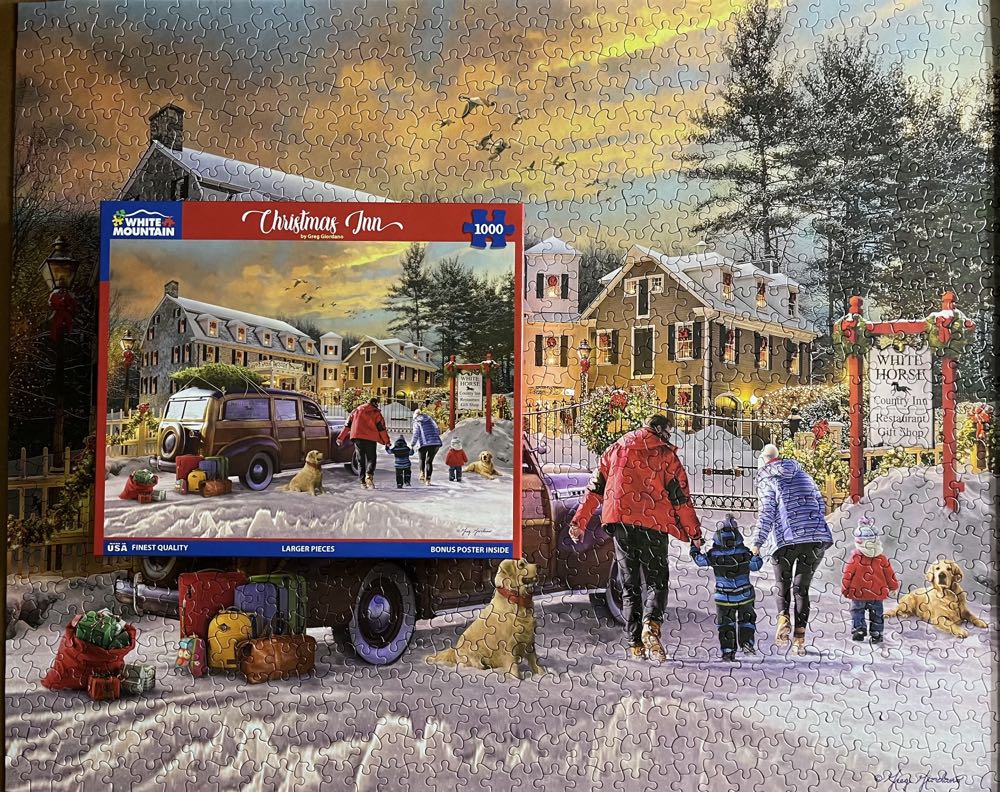 Christmas Inn - White Mountain puzzle collectible [Barcode 724819266616] - Main Image 3