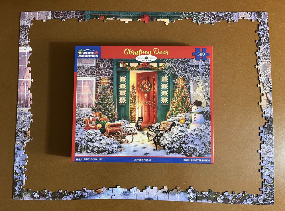 Christmas Door - White Mountain puzzle collectible [Barcode 724819266487] - Main Image 4