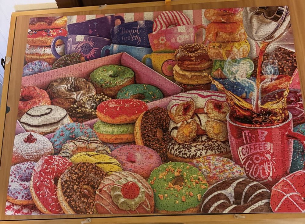 Donuts & Coffee - White Mountain puzzle collectible [Barcode 724819267156] - Main Image 5