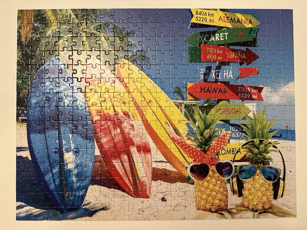 Pineapples On Vacation  - Colorluxe puzzle collectible [Barcode 4895145436427] - Main Image 3