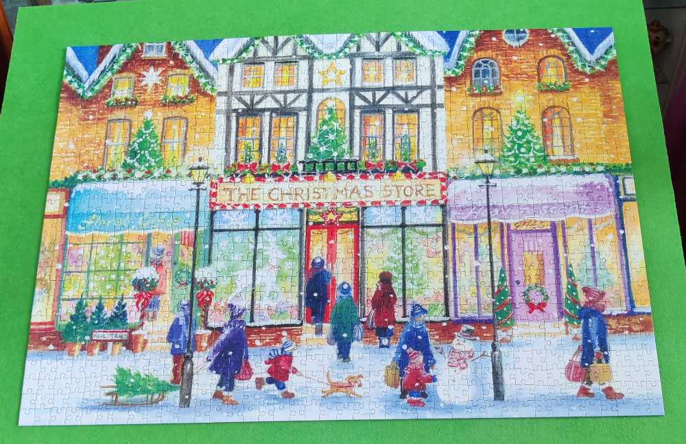 The Christmas Store - WH Smith puzzle collectible [Barcode 5013872146955] - Main Image 2