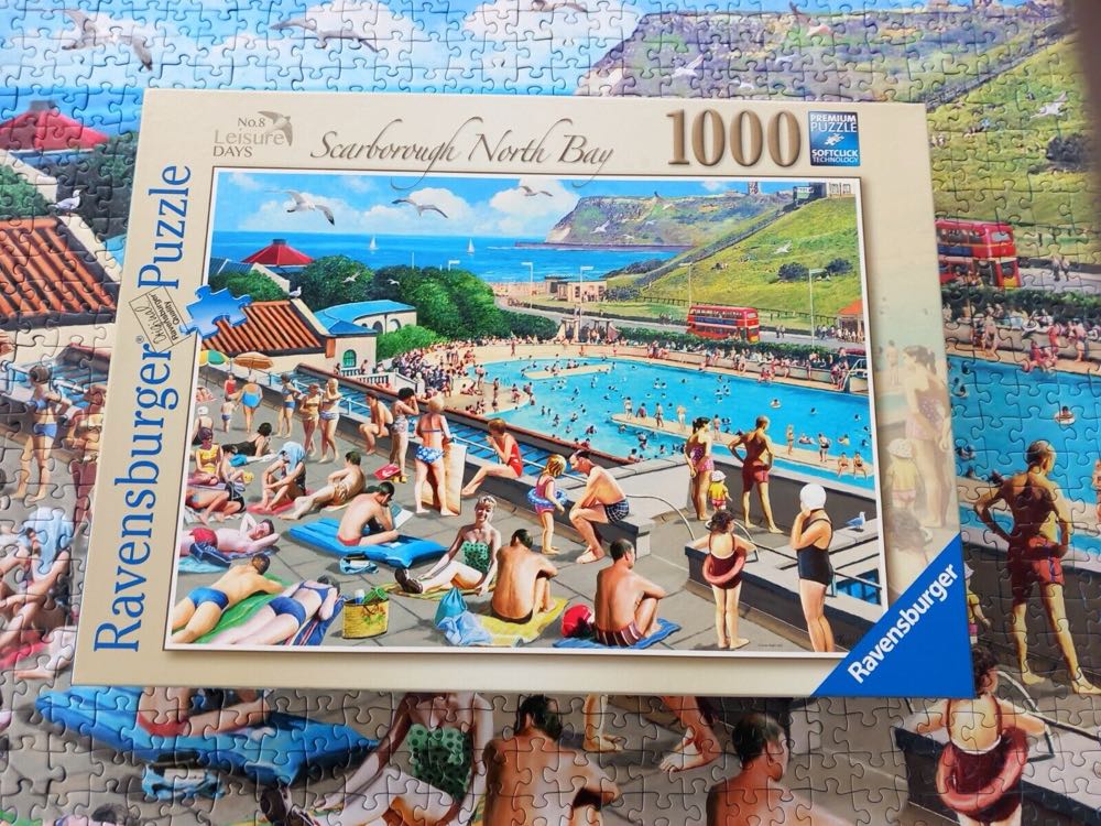 Leisure Days #8, Scarborough North Bay - Ravensburger 🇬🇧 puzzle collectible [Barcode 4005556175482] - Main Image 4
