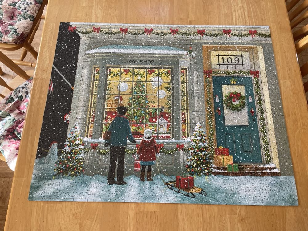Christmas Toy Shop - White Mountain puzzle collectible [Barcode 724819266760] - Main Image 4