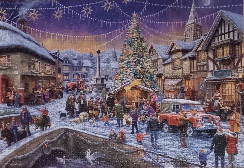 G2023 Christmas Spirit Limited Edition - Gibsons puzzle collectible [Barcode 5012269020236] - Main Image 3