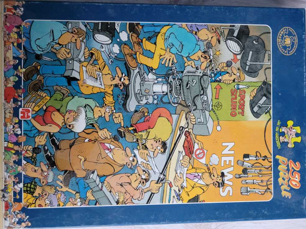 TV Studio 01981 - Jumbo puzzle collectible - Main Image 1