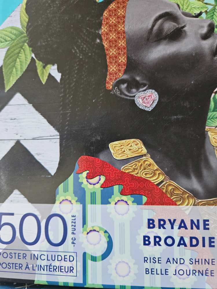 Elegant Birdhouse - L👀k For