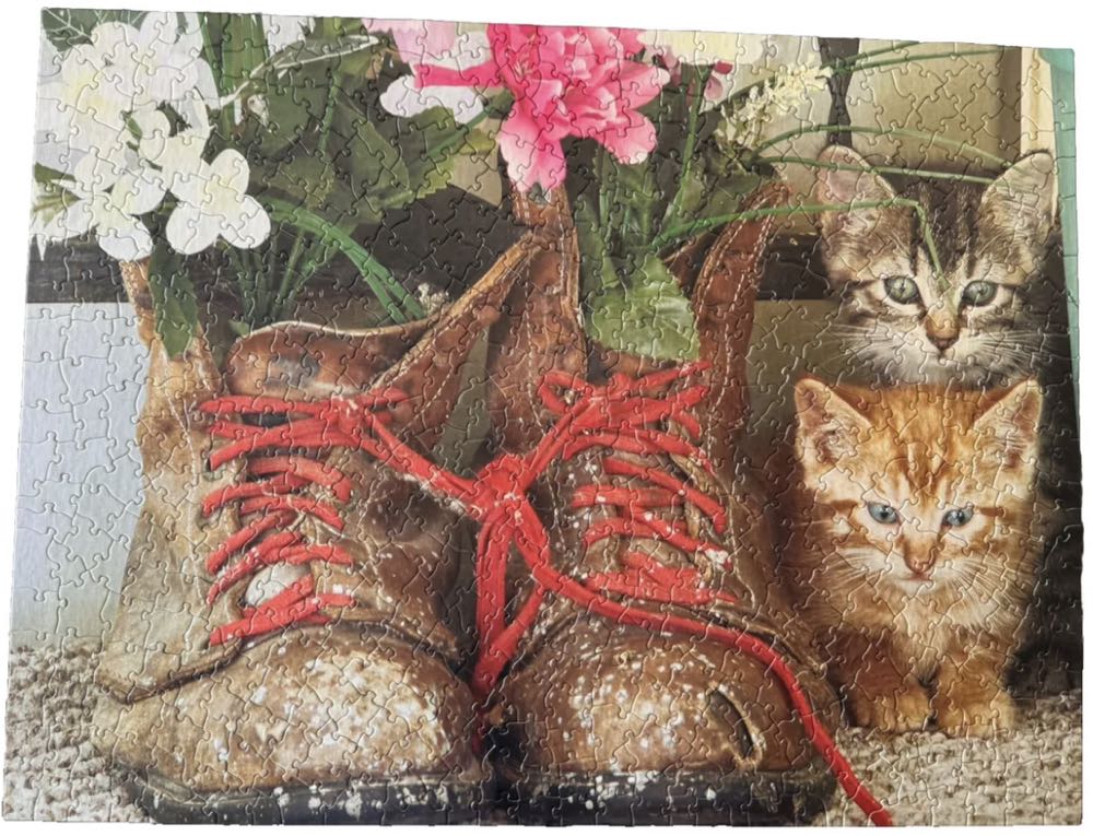 Puss ‘N’ Boots - White Mountain puzzle collectible - Main Image 2